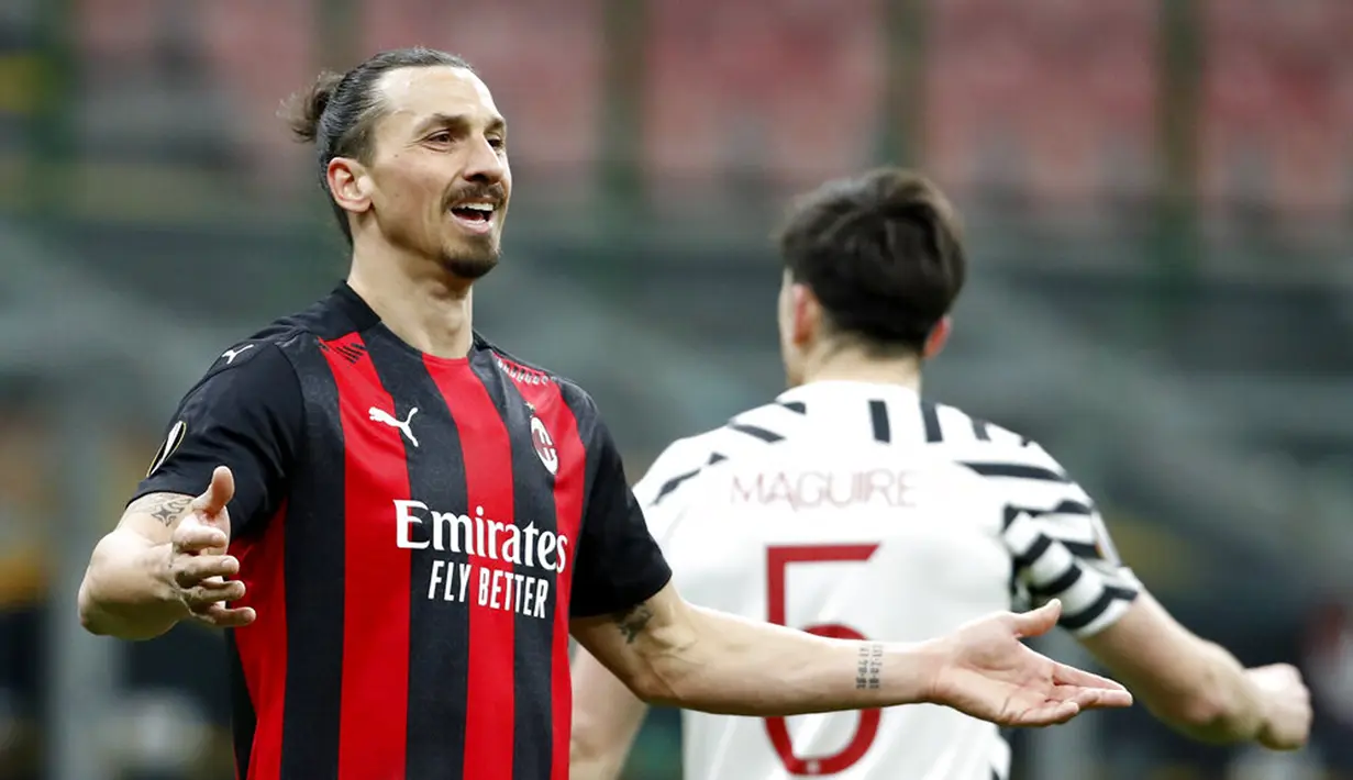 Ekspresi pemain AC Milan Zlatan Ibrahimovic saat melawan Manchester United pada pertandingan leg kedua babak 16 besar Liga Europa di Stadion San Siro, Milan, Italia, Kamis (18/3/2021). Manchester United  menang 1-0. (AP Photo/Antonio Calanni)