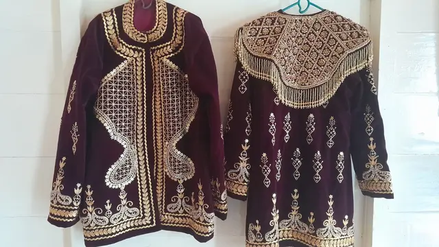 Baju Adat Jambi