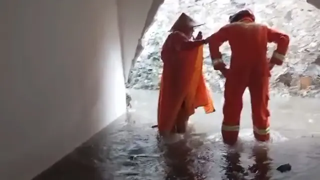 Hujan Deras, Tembok Rumah Warga Depok Jebol hingga 33 KK Terdampak Banjir
