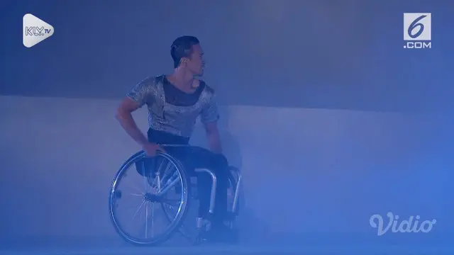 Julius Obrero dan Rhea Marquez dipercaya untuk menari di Opening Asian Para Games 2018. Julius yang berkursi roda juga tetap menampilkan tarian yang menawan.