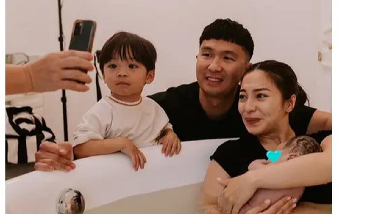 Nikita Willy Melahirkan Anak Kedua dengan Metode Water Birth, Perjuangan Penuh Haru