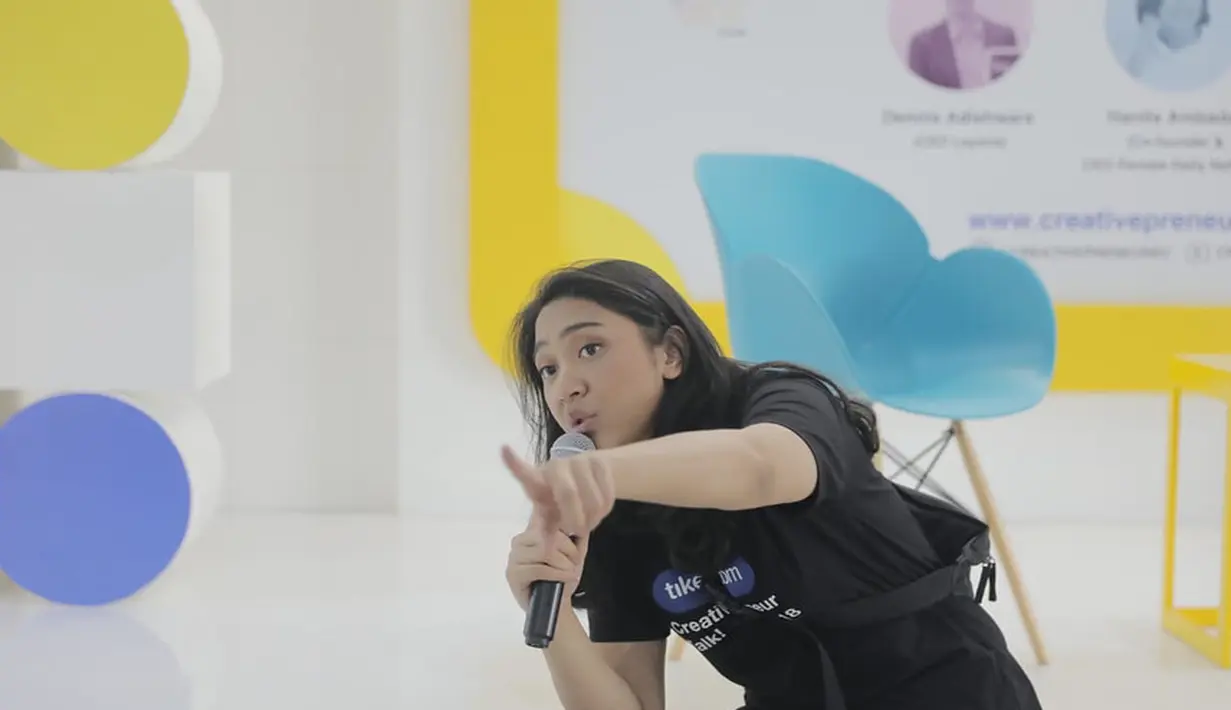 Putri Tanjung (Instagram/putri_tanjung)