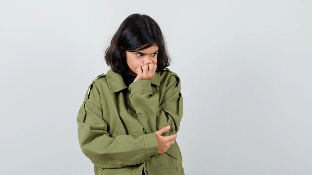 Bukan Hanya Bilang ‘Tenang, ya’: 8 Cara Ilmiah Menenangkan Anak yang Cemas [Dok/freepik.com]