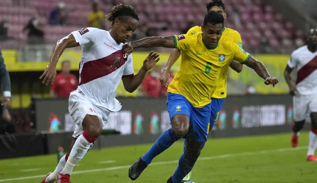 Sayang, Andre Carillo dan kawan-kawan pun masih tidak mampu memanfaatkan situasi ketidak-ngototan pemain Brasil, bahkan hingga laga berakhir. (Foto: AP/Andre Penner)