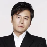 (Foto: koreaboo.com via Kapanlagi) Yang Hyun Suk menempati posisi kedua sebagai orang yang memiliki saham terbesar di industri hiburan Korea.