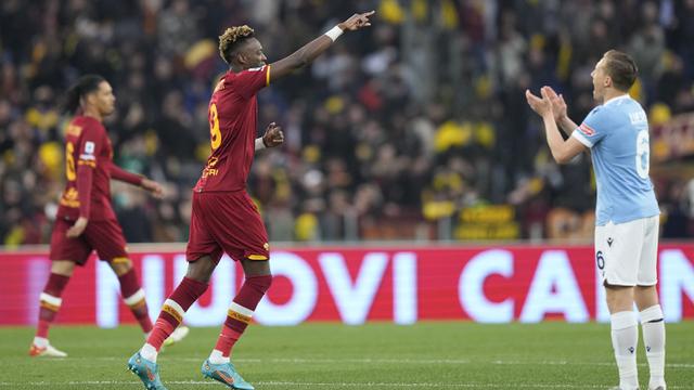 Foto: 5 Rekor yang Dibuat Tammy Abraham saat AS Roma Menangi Derby della Capitale atas Lazio di Liga Italia