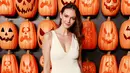 <p>Aktris AS Andi Matichak tiba untuk pemutaran perdana film "Halloween Ends" di TCL Chinese Theatre, Hollywood, California, Amerika Serikat, 11 Oktober 2022. Dengan gaun yang digunakan, sosok rampingnya terlihat anggun saat berpose di karpet merah. (Photo by Michael Tran / AFP)</p>