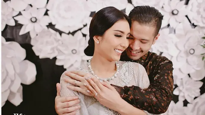 Tyas Mirasih dan Raiden Soedjono