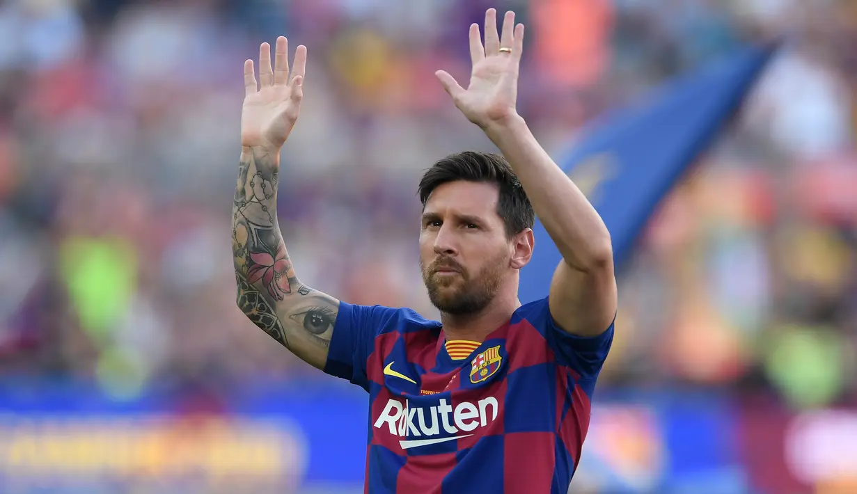 6. Lionel Messi - Kehebatan pemain asal Argentina ini memang tidak diragukan lagi saat berkostum Barcelona. Messi telah banyak menyumbangkan banyak trofi juara untuk Barcelona di berbagai kompetisi. (AFP/Josep Lago)