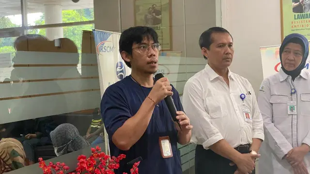 dokter ICU RSCM Sidharta Kusuma Manggala menjelaskan soal kondisi Fajri sebelum meninggal.