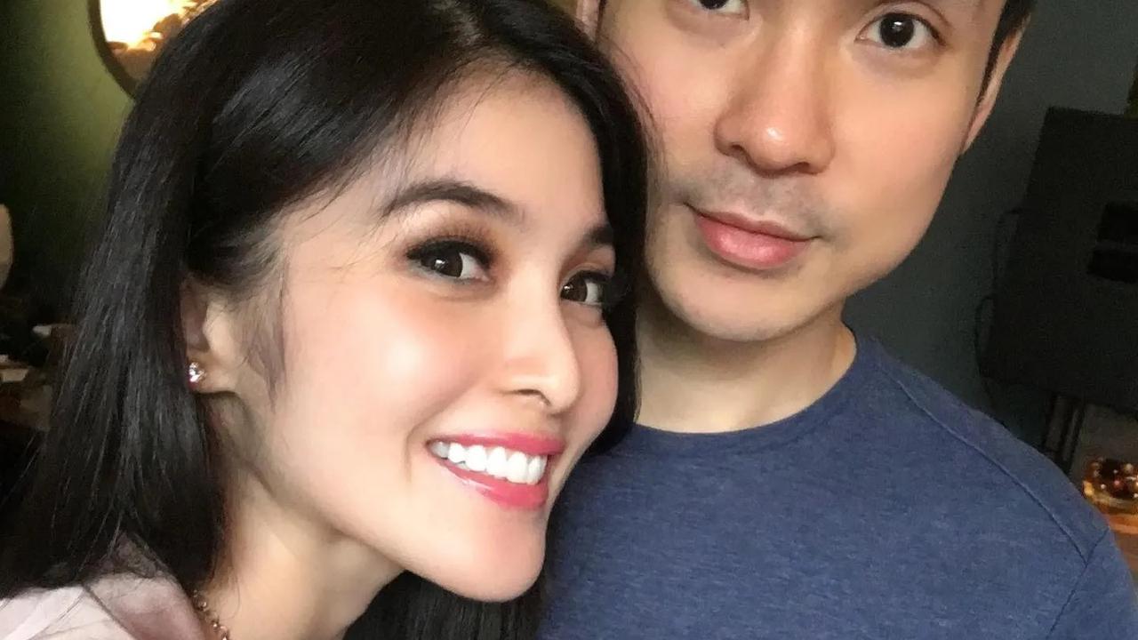 Netizen Salah Alamat, 7 Potret Perbandingan Sandra Dewi & Dewi Sandra yang Sedang Jadi Perbincangan