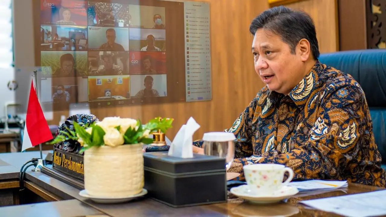 Menteri Koordinator Bidang Perekonomian Airlangga Hartarto mengadakan rapat teknis soal minyak goreng yang dihadiri oleh Kementerian, Lembaga dan stakeholders terkait. (Sumber ekon.go.id)