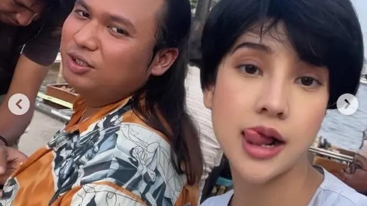 6 Potret Anya Geraldine di Balik Layar Film Mendadak Dangdut, Lelah Tahan Tawa