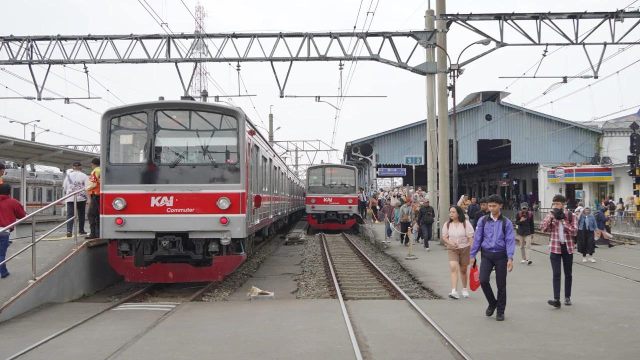 KRL Tujuan Rangkasbitung Alami Gangguan Listrik