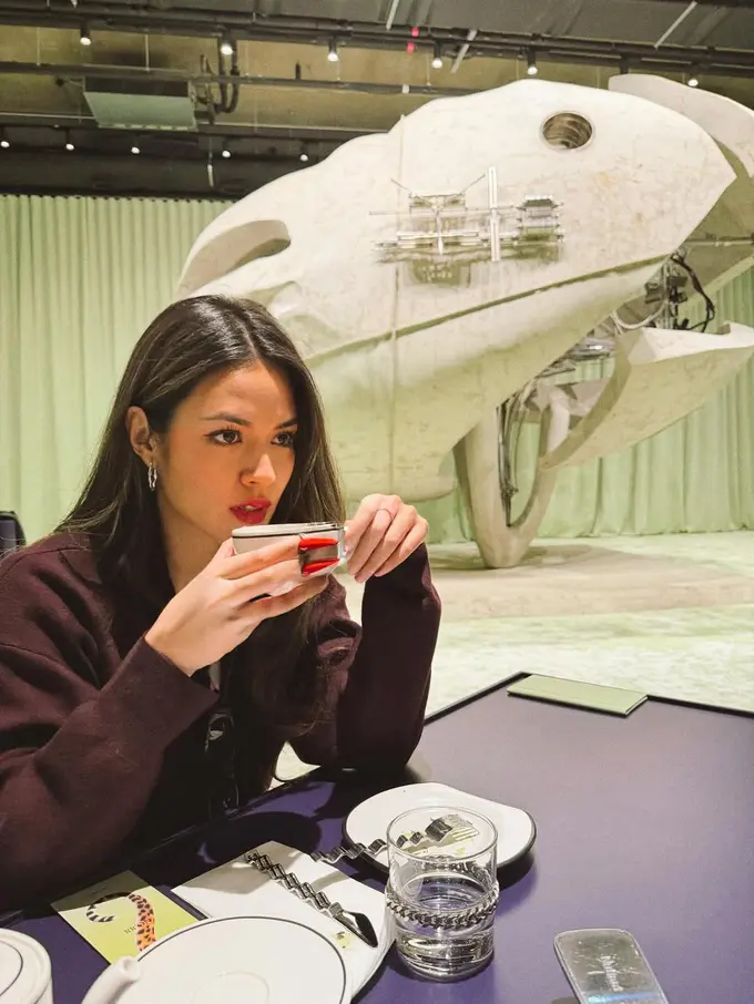 Dari Bomber Jacket hingga Fur Bucket Hat, Inspirasi Winter Look Raisa Saat Liburan Akhir Tahun di Korea Selatan