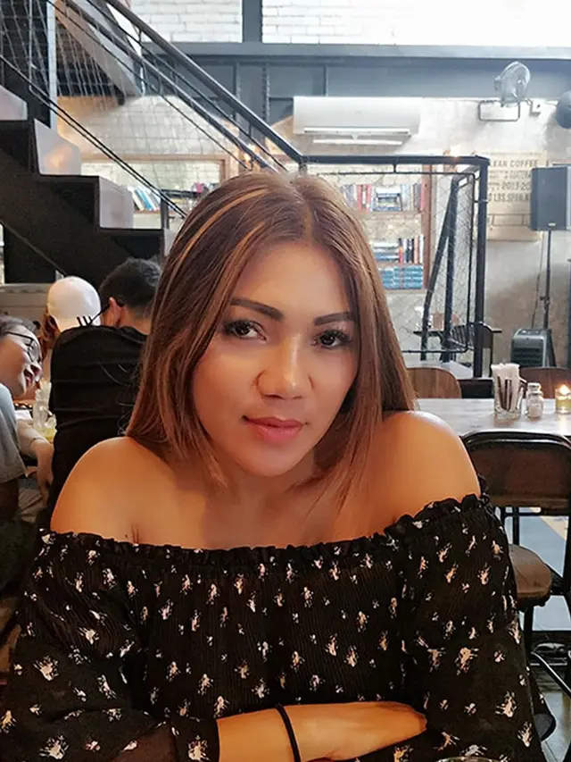 Jarang Terekspos, Ini 6 Potret Ibunda Angela Gilsha yang Awet Muda