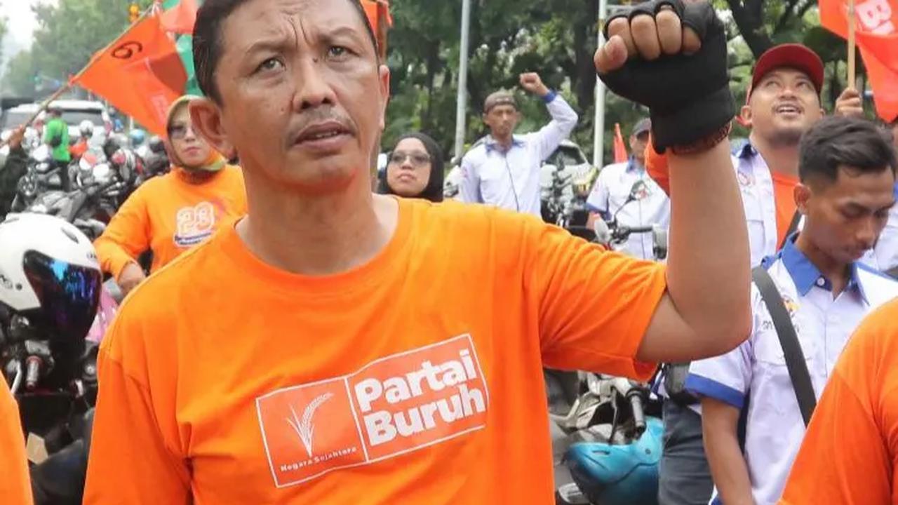 Mereka meminta kenaikan Upah Minimum Provinsi (UMP) 2024 sebesar 15 persen.