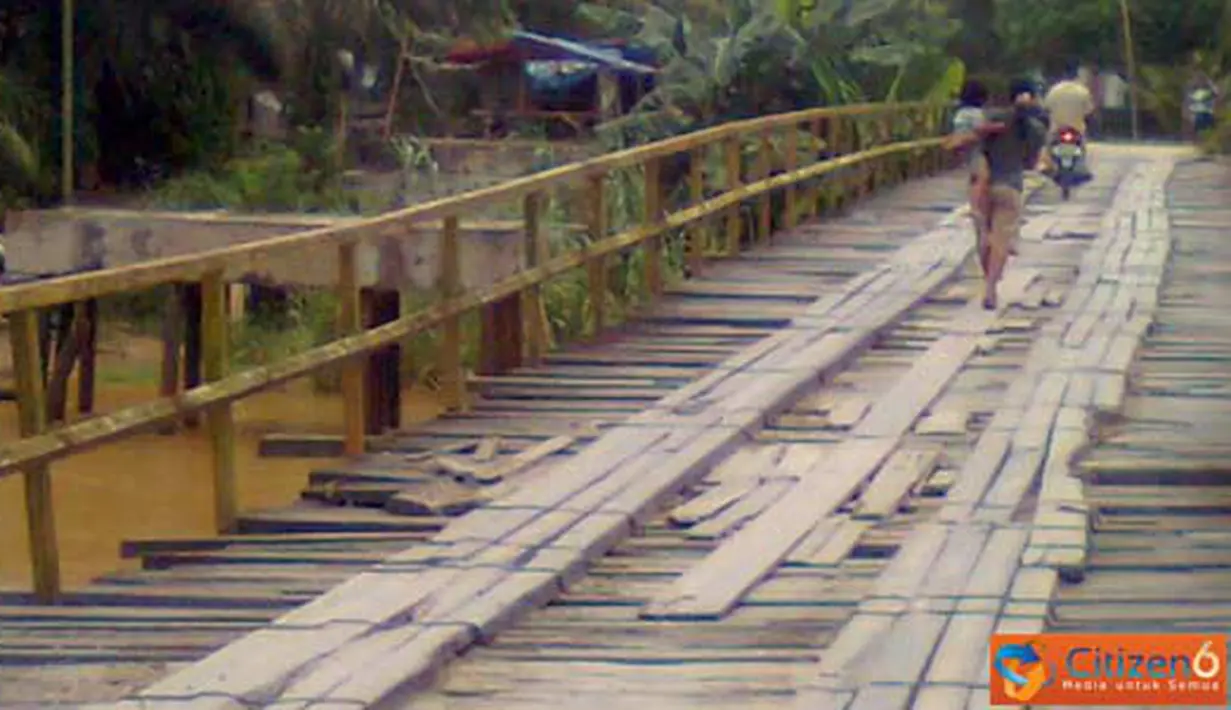 Citizen6, Pekanbaru: Jembatan terburuk berada di Rohul, Pekanbaru, Riau. (Pengirim: Micky)