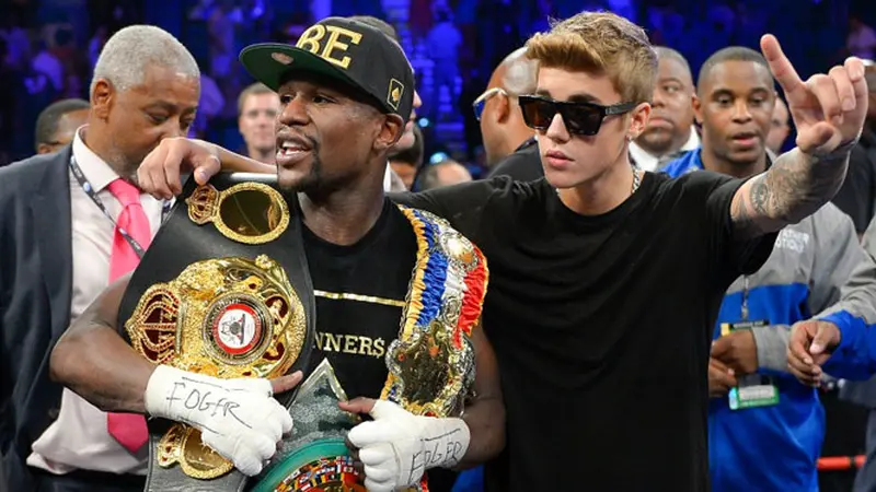 duel-mayweather-130920b.jpg