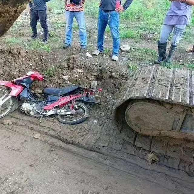 7 Momen Apes Orang Kerja di Proyek Pembangunan Ini Bikin Kasihan