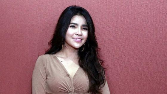 VIDEO: Gara-Gara Single Baru, Angelibi Digoda Om-Om