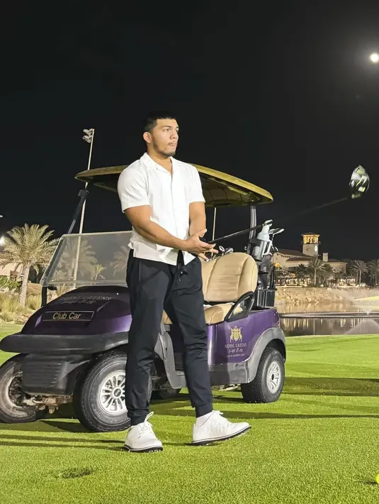 Menjadi atlet golf, Saaih Halilintar kerap berbagi aktivitasnya saat latihan dan mengikuti turnamen golf. Penampilannya yang selalu totalitas juga tak luput dari perhatian.