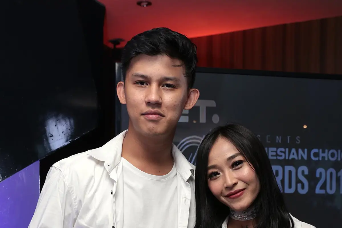 Rinni Wulandari dan Jevin Julian
