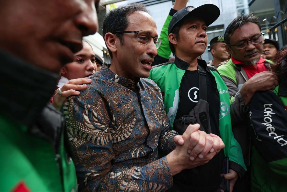 FOTO: Tangis Nadiem Pecah Usai Divomis 10 Tahun