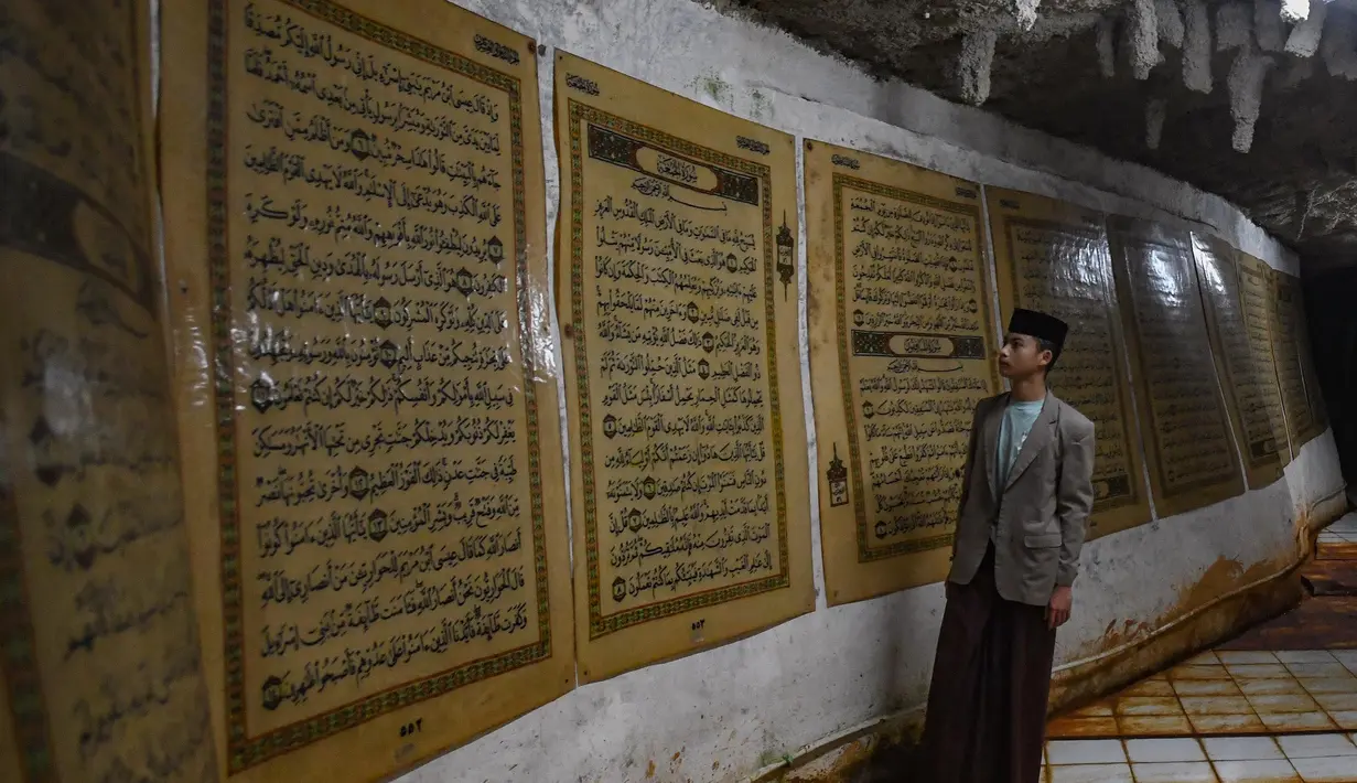 Pengunjung dapat langsung menikmatinya wisata religi di Gua Al Quran ini secara cuma-cuma. (merdeka.com/Arie Basuki)