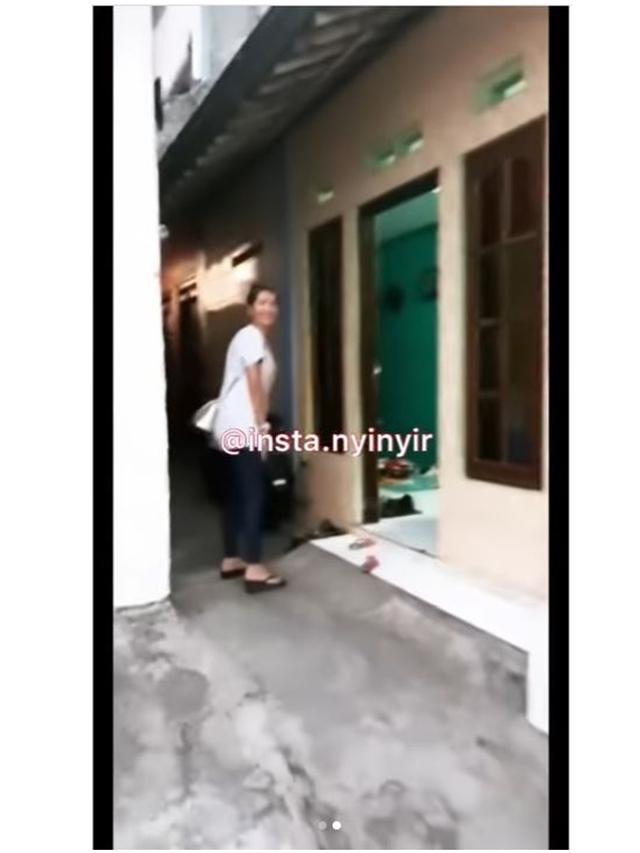 6 Potret Nafa Urbach Ajak Blusukan ke Rumah Lama di Kampung Halaman, Sederhana