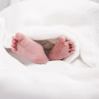 Keduanya baru saja menyambut kelahiran anak pertama mereka yang berjenis kelamin laki-laki. Momen penuh sukacita ini diumumkan langsung oleh Kenny Austin melalui media sosial pribadinya. [@kennyauztin],