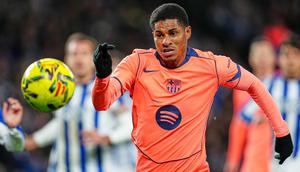 Marcus Rashford dari Barcelona beraksi dalam pertandingan sepak bola La Liga Spanyol antara Real Sociedad dan Barcelona di San Sebastian, Spanyol, Minggu, 18 Januari 2026. (AP Photo/Miguel Oses)