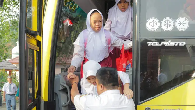 Program bus sekolah gratis bagi siswa disabilitas yang dijalankan Pemkot Tangsel. (Istimewa)