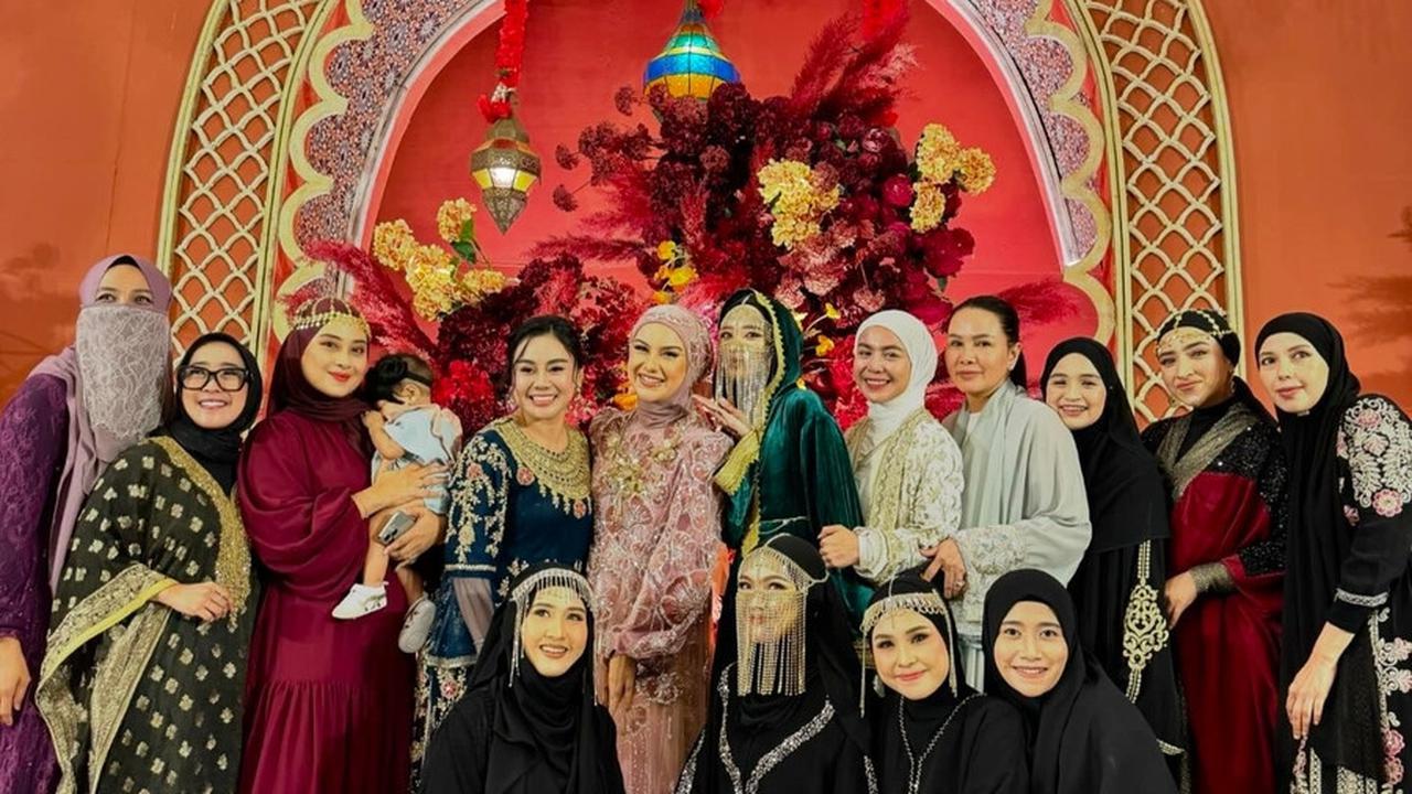 Penuh Tawa dan Kebahagiaan