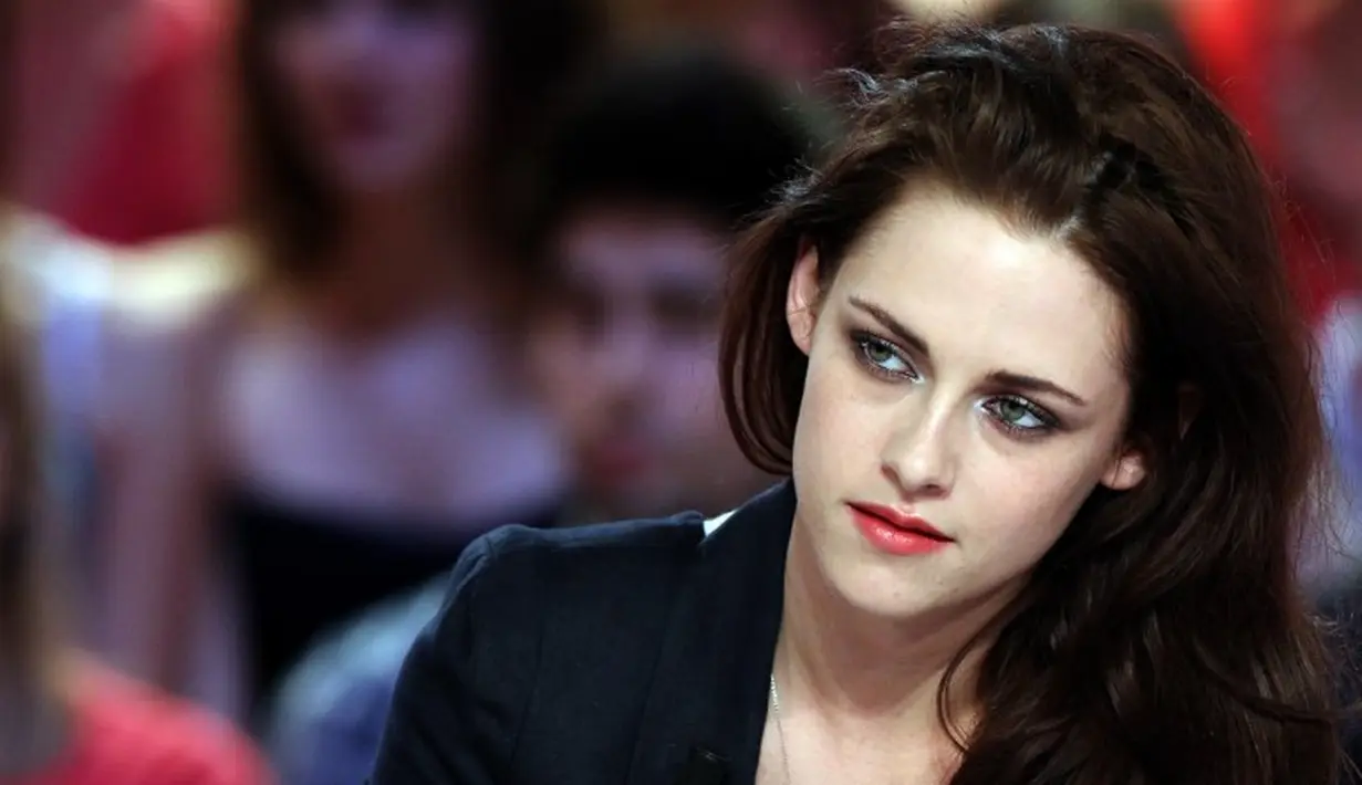 Kristen Stewart hampir mendapatkan peran Mary-Jane di Amazing Spider-Man. Robert Pattinson pun sempat hampir didapuk sebagai Peter Parker. Namun banyak yang menolak karena hal itu terlalu Twilight. (KENZO TRIBOUILLARD / AFP)