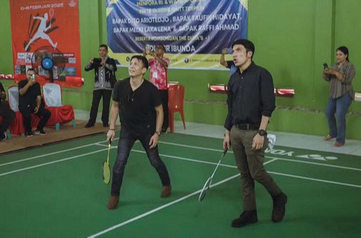 Potret The Dudas Minus One Main Bulu Tangkis di Labuan Bajo, Disaksikan Legenda Bulu Tangkis Indonesia Taufik Hidayat
