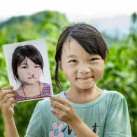 A.S Watson bermitra dengan Operation Smile dalam meluncurkan program komunitas global pertamanya ‘Give a Smile’ pada tahun 2018 untuk meningkatkan kesadaran dan dana bagi anak-anak yang lahir dengan celah langit-langit atau bibir sumbing