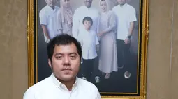  Anggota Komisi VIII DPR  Amrullah Amri Tuasikal saat ditemui di rumahnya, Cilandak, Jakarta, (6/8). Mantan kekasih Cita Citata tersebut memninta maaf bila ada perlakuan yang tidak baik terhadap penyanyi dangdut tersebut. (Liputan6.com/Herman Zakharia)