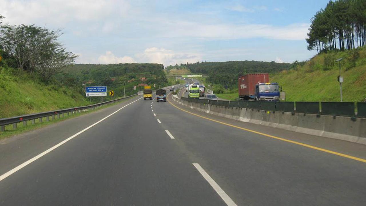 Sejarah Panjang Pembangunan Tol Cipularang, Rencana Awal Bernama Tol Cigolarang Lewat Jonggol dan Padalarang