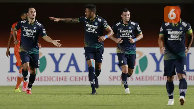 FOTO: Kado Jumat Agung, Gol Ferdinand Sinaga Bawa Persib ke Perempatfinal sebagai Juara Grup D - Wander Luiz
