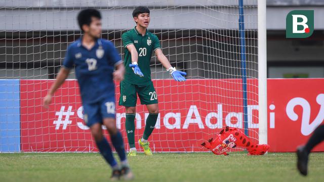 Foto: Bukan Gajah, Momen Balon Jerapah Menyusup ke Laga Vietnam Vs Thailand di Ajang Piala AFF U-19 2022