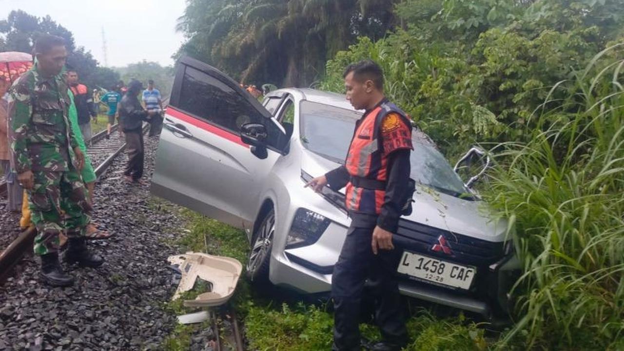 Tragedi Perlintasan Tanpa Palang Pintu: Minibus Tertabrak Kereta Api di OKU, Satu Korban Tewas
