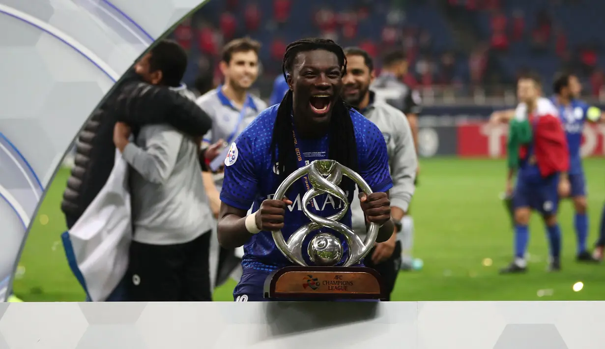 Di kompetisi antar-klub Asia ia mampu mempersembahkan dua gelar Liga Champions Asia untuk Al Hilal pada musim 2019 dan 2020. (AFP/Behrouz Mehri)