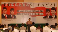 Relawan Jokowi-Prabowo menggelar acara deklarasi damai jelang pengumuman pemenang Pemilu Presiden 2014. (Liputan6.com/Miftahul Hayat)