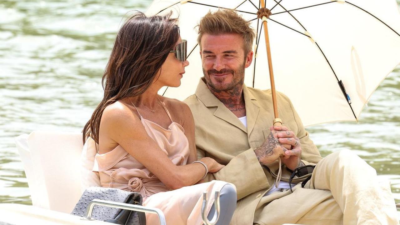 Fenomena di mana selebritas, termasuk Victoria Beckham, mengaku berasal dari keluarga kelas pekerja menjadi bahan perbincangan.