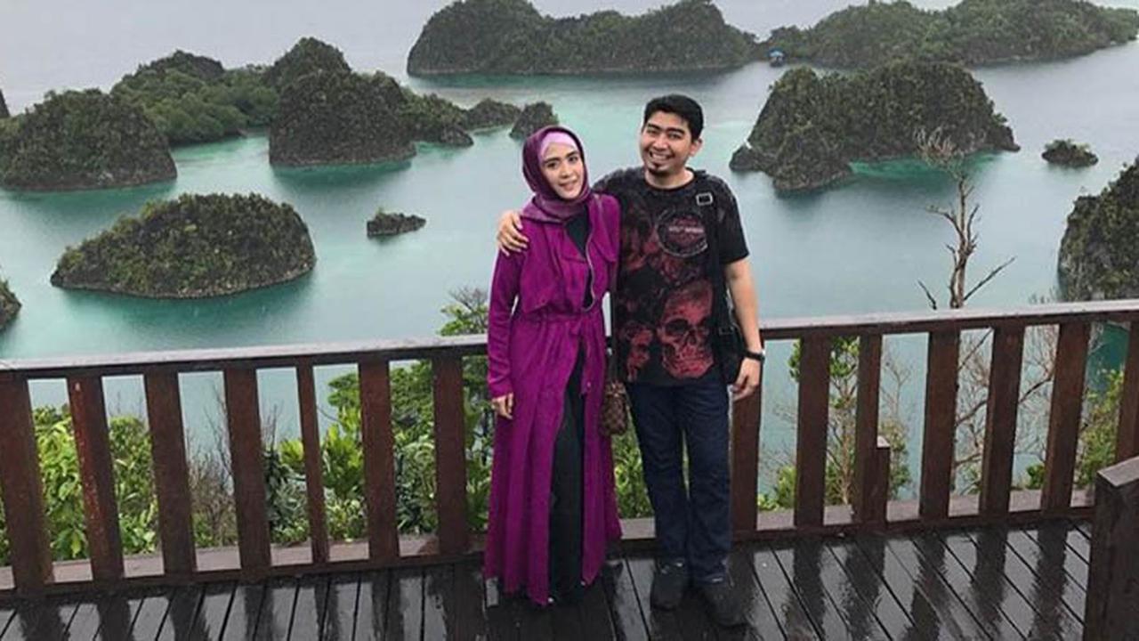 Ustaz Solmed dan April Jasmine