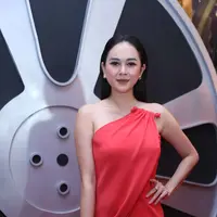Aura Kasih menghadiri Indonesia Movie Awards (Nurwahyunan/Bintang.com)