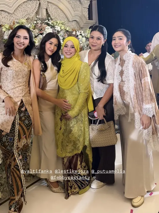 Valerie Tifanka  Jadi Maternity Bestie di Tujuh Bulanan Anak ke-3 Lesti Kejora. [@shabrinaaluna]
