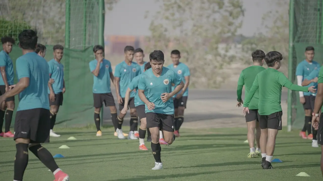 Bek Timnas Indonesia, Asnawi Mangkuala, berlatih di Dubai, Uni Emirat Arab (UEA).