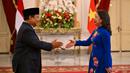 Hari pertama usai dilantik menjadi Presiden Republik Indonesia, Prabowo Subianto menerima kunjungan kehormatan dari beberapa tamu negara. (BAY ISMOYO/POOL/AFP)